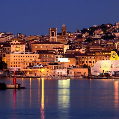 Il Balcone Sul Corso Vila Ancona Exterior foto